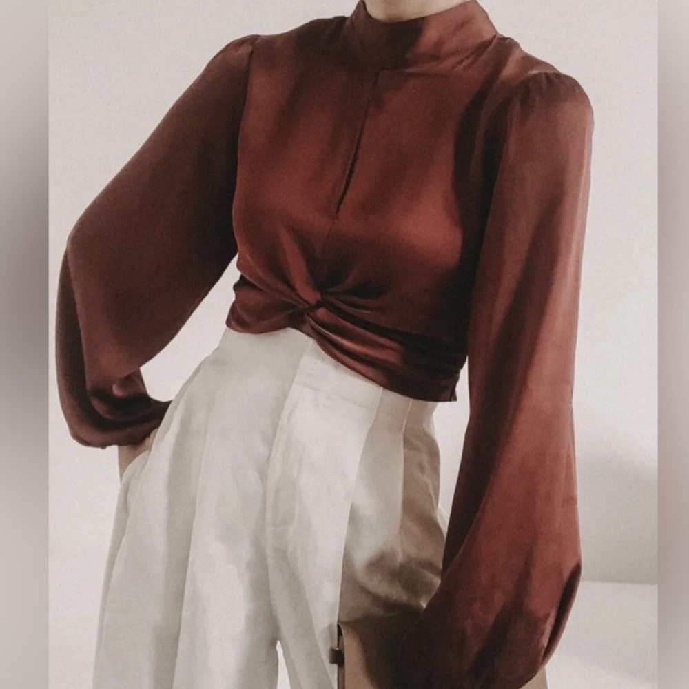 SATIN EFFECT CROPPED BLOUSE